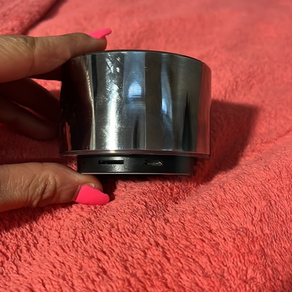 Lenrue Bluetooth speaker - Picture 2 of 2